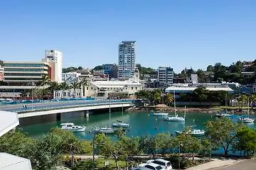 **** Apartahotel Grand Hotel And Apartments Townsville Australia