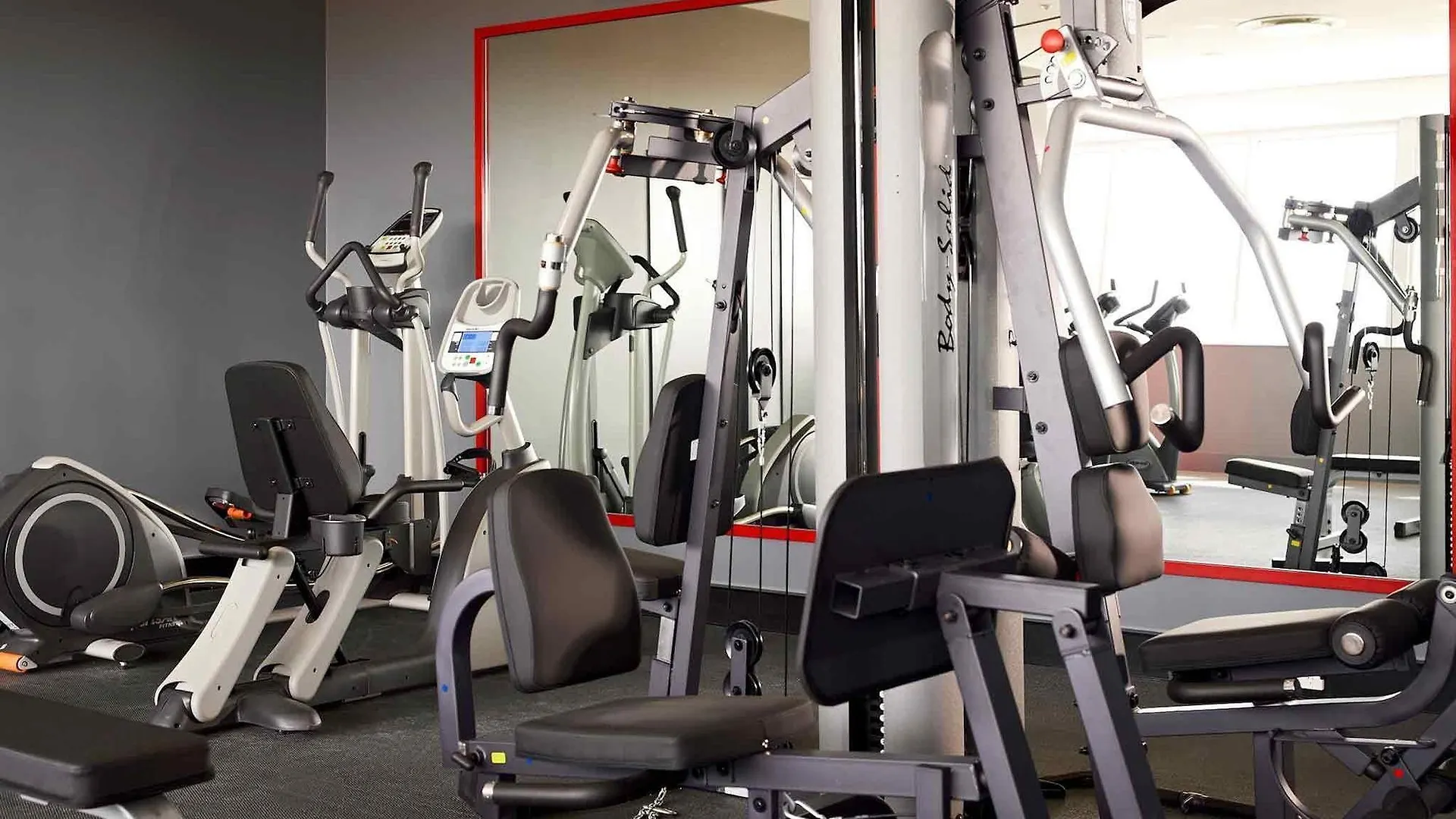 **** Apartmanhotel Grand Hotel And Apartments Townsville Ausztrália