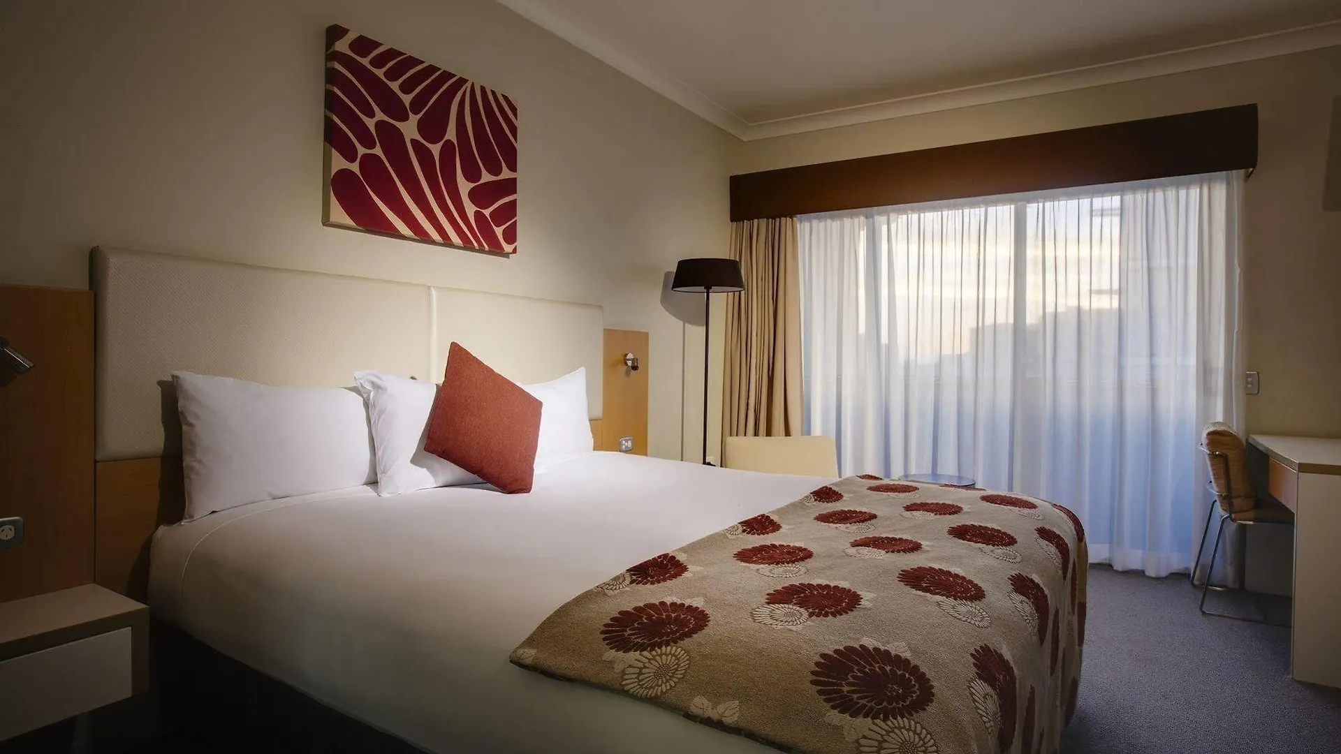 Grand Hotel And Apartments Townsville 4*,